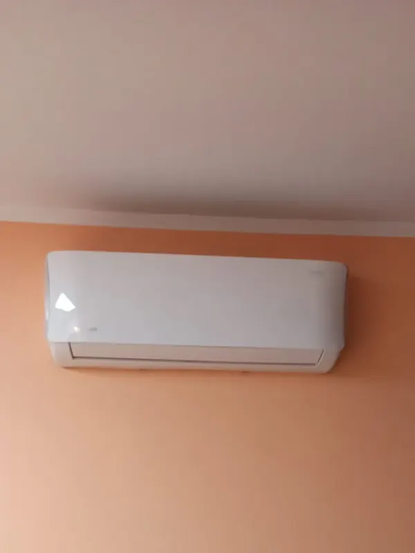Klimatyzator ścienny w mieszkaniu